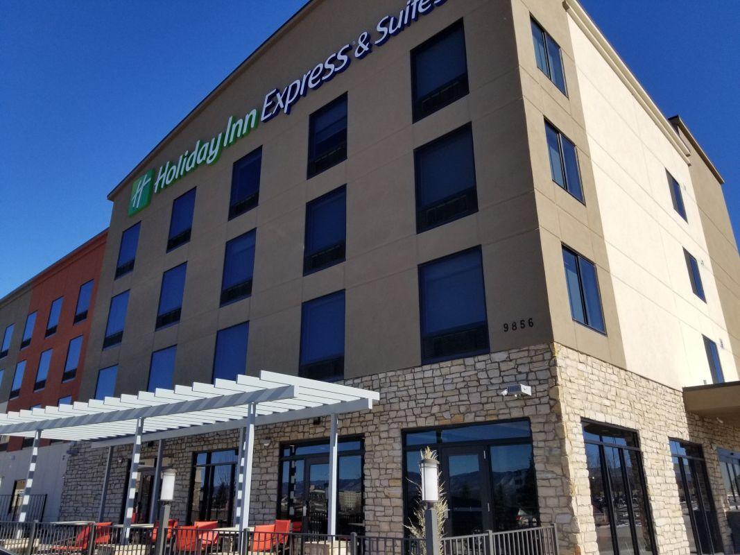 Holiday Inn Express & Suites - Colorado Springs Afa Northgate, An Ihg Hotel Exterior photo