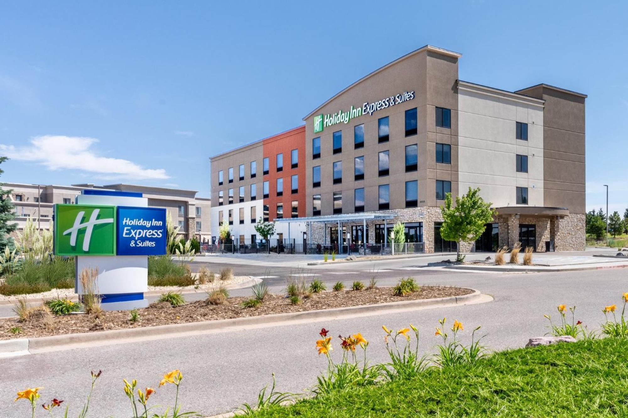 Holiday Inn Express & Suites - Colorado Springs Afa Northgate, An Ihg Hotel Exterior photo