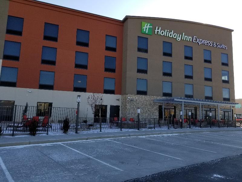 Holiday Inn Express & Suites - Colorado Springs Afa Northgate, An Ihg Hotel Exterior photo